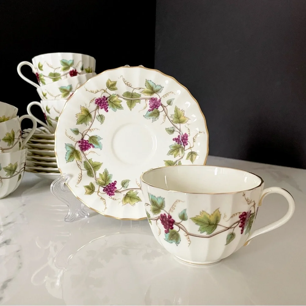 16 Piece SET - Cups & Saucers - Bacchanal by Royal Worcester